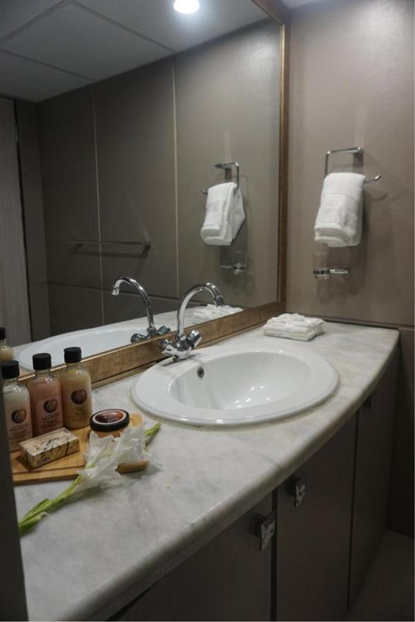 Airport Hotel Карачи Экстерьер фото